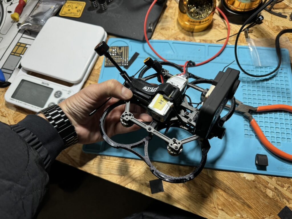 自作ドローンにGoProを取り付けた