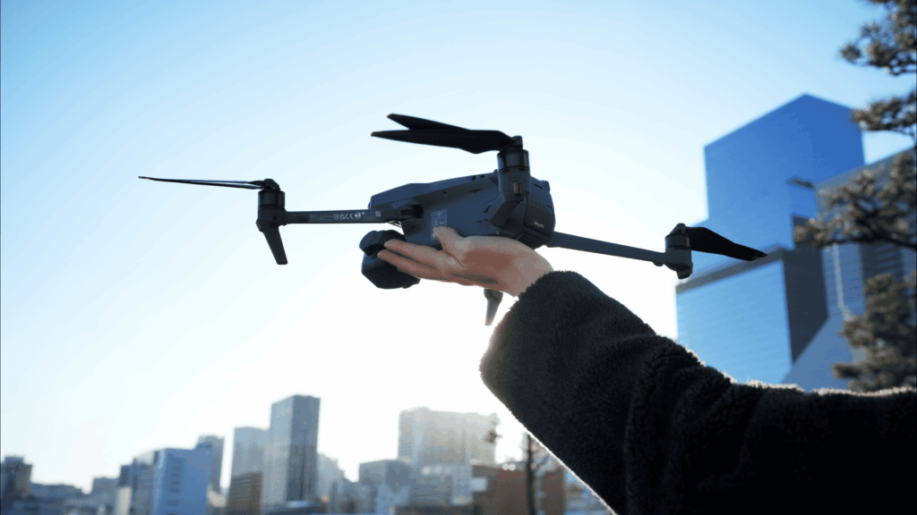 ドローン下部にビジョンセンサーが付いている