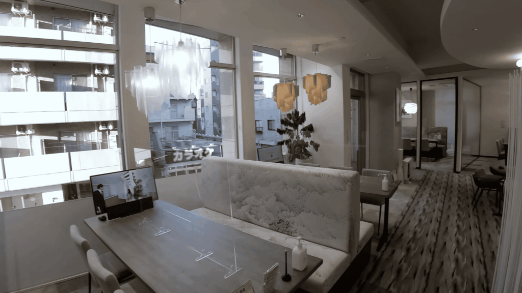 入口からFPVで回る4